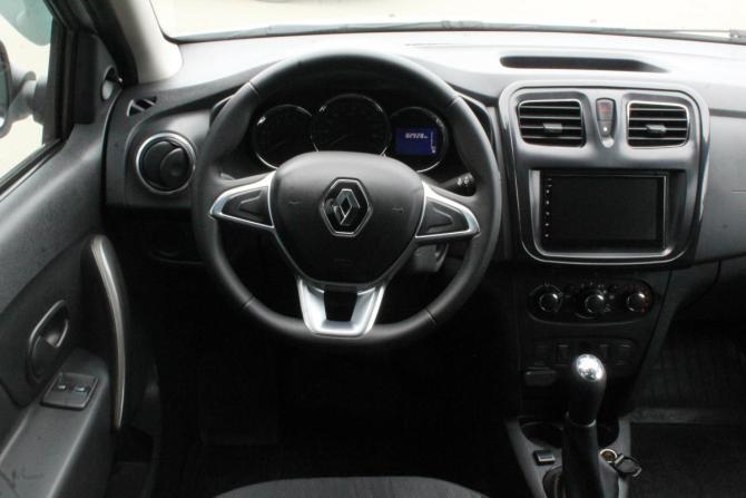 Renault Logan II Рестайлинг с пробегом 2018 года, цена 955 000 рублей, 82909 км, седан, Автокод Объявления