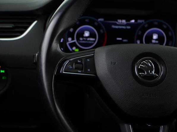 Skoda Octavia III (A7) Рестайлинг с пробегом 2019 года, цена 2 475 000 рублей, 84447 км, лифтбек, Автокод Объявления