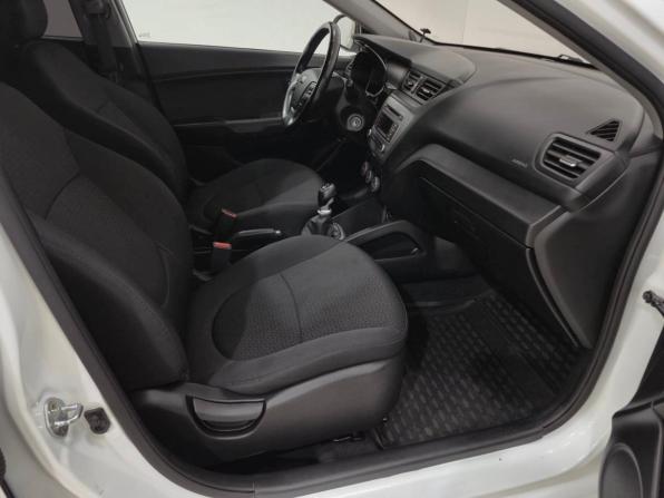 Kia Rio III Рестайлинг с пробегом 2016 года, цена 1 100 000 рублей, 90115 км, хэтчбек, Автокод Объявления