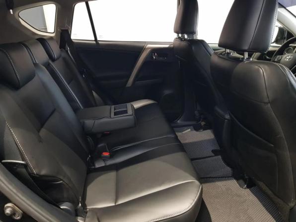 Toyota RAV4 IV (XA40) Рестайлинг с пробегом 2018 года, цена 2 029 000 рублей, 196089 км, внедорожник, Автокод Объявления