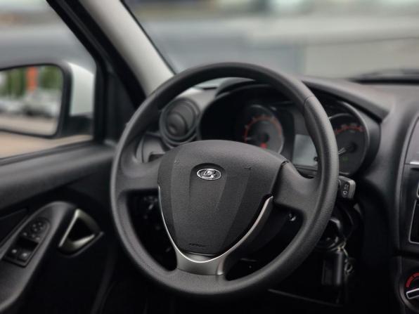 Lada (ВАЗ) Granta I Рестайлинг с пробегом 2024 года, цена 1 039 000 рублей, 24000 км, лифтбек, Автокод Объявления