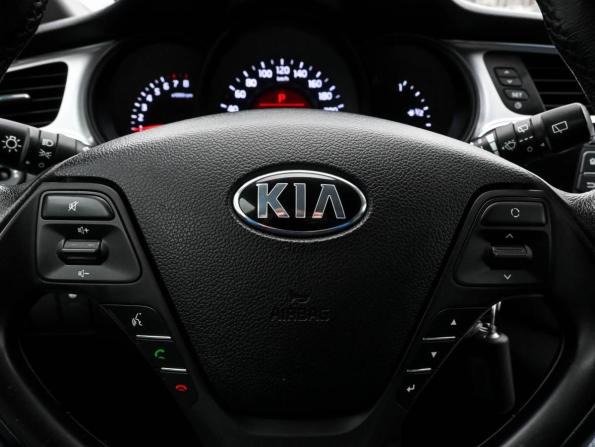 Kia Ceed II Рестайлинг с пробегом 2017 года, цена 1 279 800 рублей, 94206 км, хэтчбек, Автокод Объявления