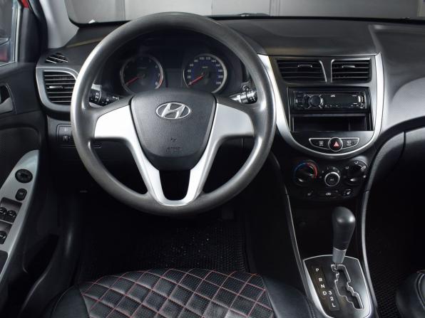 Hyundai Solaris I с пробегом 2014 года, цена 949 995 рублей, 117880 км, седан, Автокод Объявления