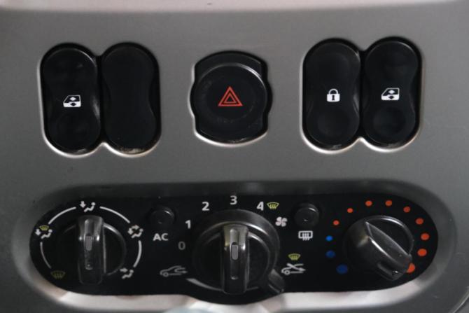 Renault Sandero I с пробегом 2012 года, цена 529 000 рублей, 180000 км, хэтчбек, Автокод Объявления