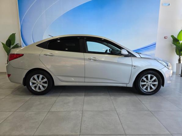 Hyundai Solaris I Рестайлинг с пробегом 2014 года, цена 999 000 рублей, 165000 км, седан, Автокод Объявления