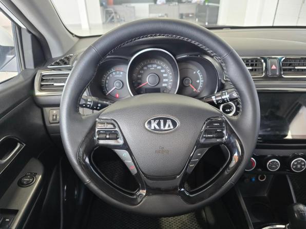Kia Rio III Рестайлинг с пробегом 2015 года, цена 1 049 000 рублей, 88500 км, седан, Автокод Объявления