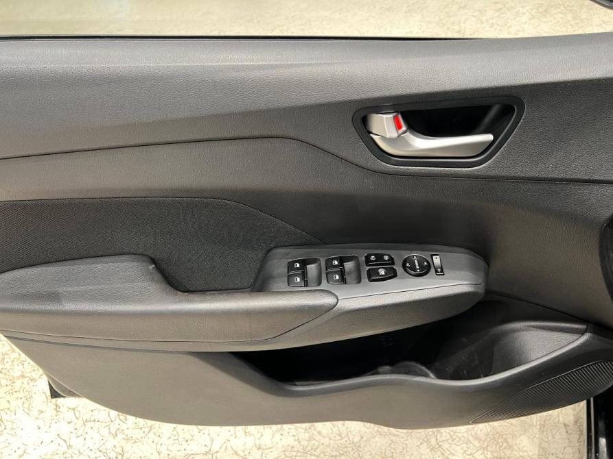 Hyundai Solaris II Санкт-Петербург  - изображение 15