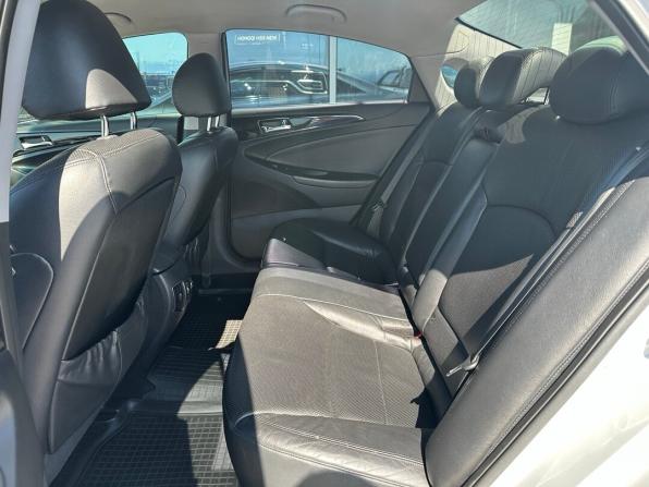 Hyundai Sonata VI (YF) с пробегом 2010 года, цена 949 000 рублей, 213587 км, седан, Автокод Объявления