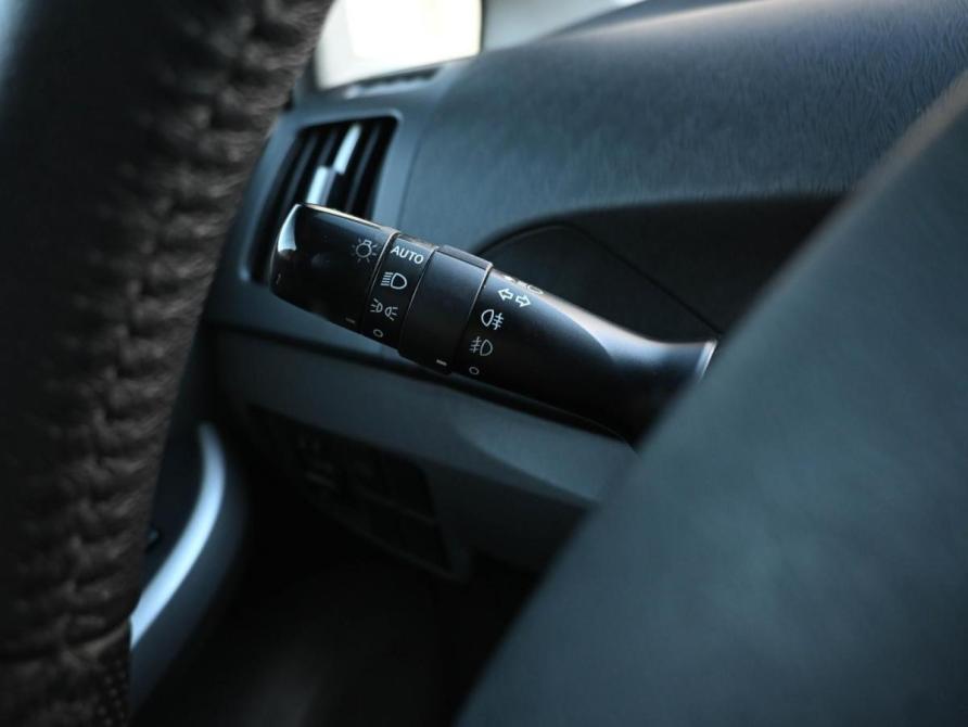 Toyota Prius III Рестайлинг (XW30) Новороссийск  - изображение 15