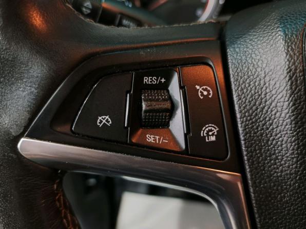 Opel Mokka I с пробегом 2013 года, цена 720 000 рублей, 222244 км, внедорожник, Автокод Объявления