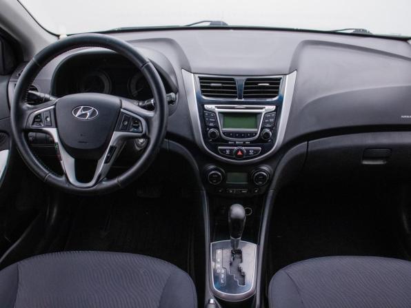 Hyundai Solaris I с пробегом 2012 года, цена 640 000 рублей, 301194 км, седан, Автокод Объявления