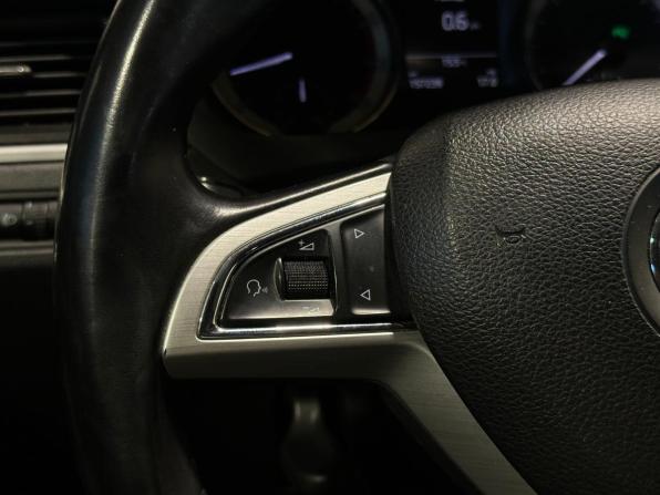 Skoda Rapid I с пробегом 2016 года, цена 1 280 000 рублей, 157237 км, лифтбек, Автокод Объявления