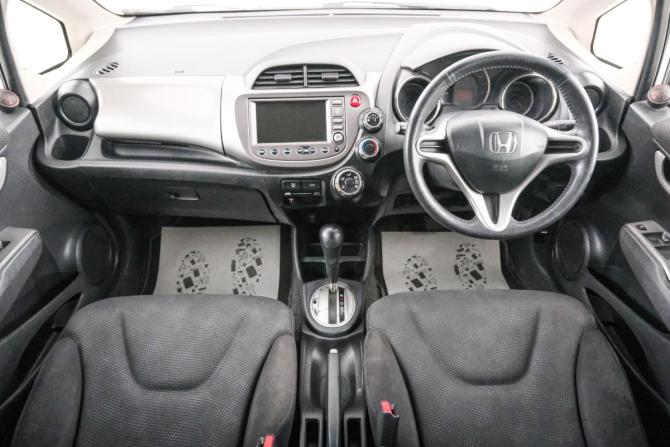 Honda Fit II с пробегом 2012 года, цена 749 000 рублей, 132000 км, хэтчбек, Автокод Объявления
