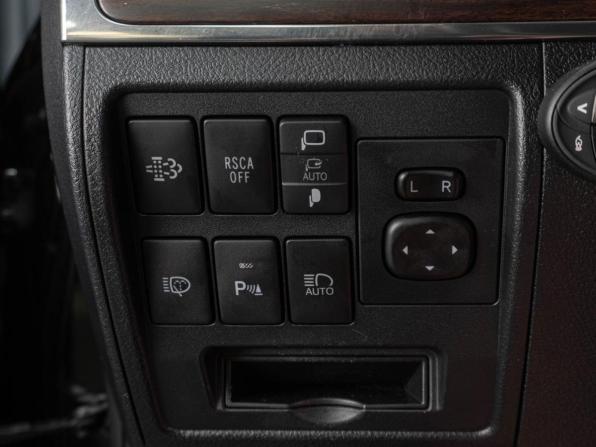 Toyota Land Cruiser 200 Series Рестайлинг 2 с пробегом 2017 года, цена 6 369 000 рублей, 228011 км, внедорожник, Автокод Объявления