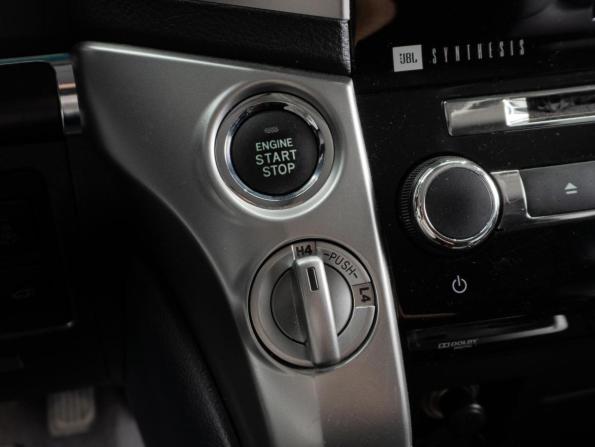 Toyota Land Cruiser 200 Series Рестайлинг 1 с пробегом 2012 года, цена 3 600 000 рублей, 227192 км, внедорожник, Автокод Объявления