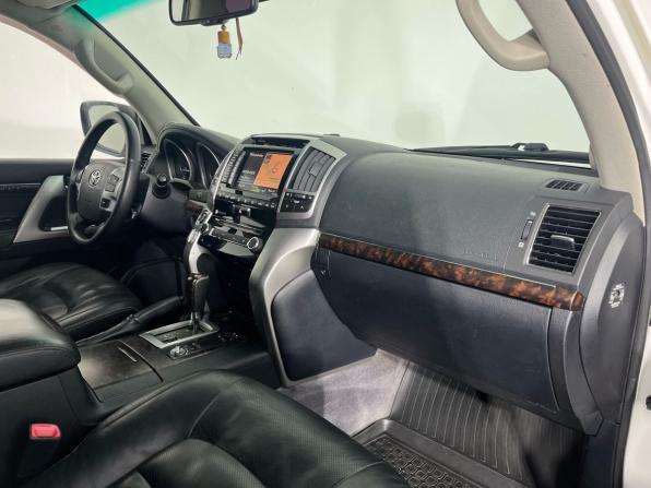 Toyota Land Cruiser 200 Series Рестайлинг 1 с пробегом 2014 года, цена 3 600 000 рублей, 292000 км, внедорожник, Автокод Объявления
