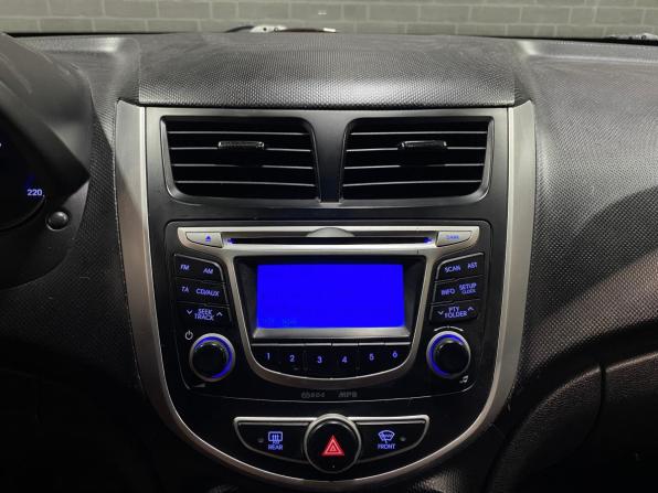 Hyundai Solaris I с пробегом 2014 года, цена 790 000 рублей, 185438 км, хэтчбек, Автокод Объявления