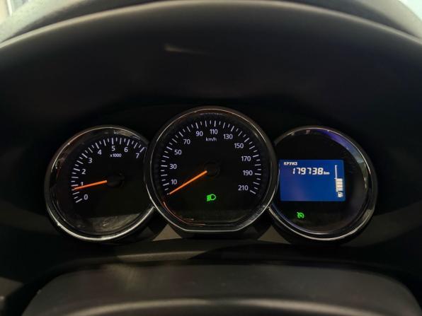 Renault Logan II с пробегом 2014 года, цена 630 000 рублей, 179738 км, седан, Автокод Объявления