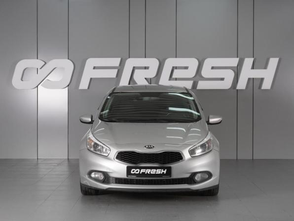 Kia Ceed II с пробегом 2012 года, цена 949 000 рублей, 215799 км, хэтчбек, Автокод Объявления