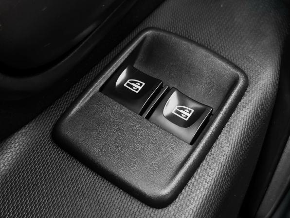 Renault Sandero II Рестайлинг с пробегом 2019 года, цена 1 240 000 рублей, 69444 км, хэтчбек, Автокод Объявления