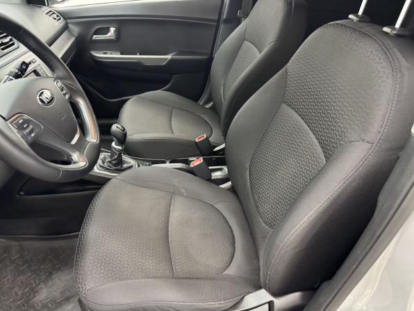 Kia Rio III Рестайлинг с пробегом 2016 года, цена 797 500 рублей, 165553 км, хэтчбек, Автокод Объявления