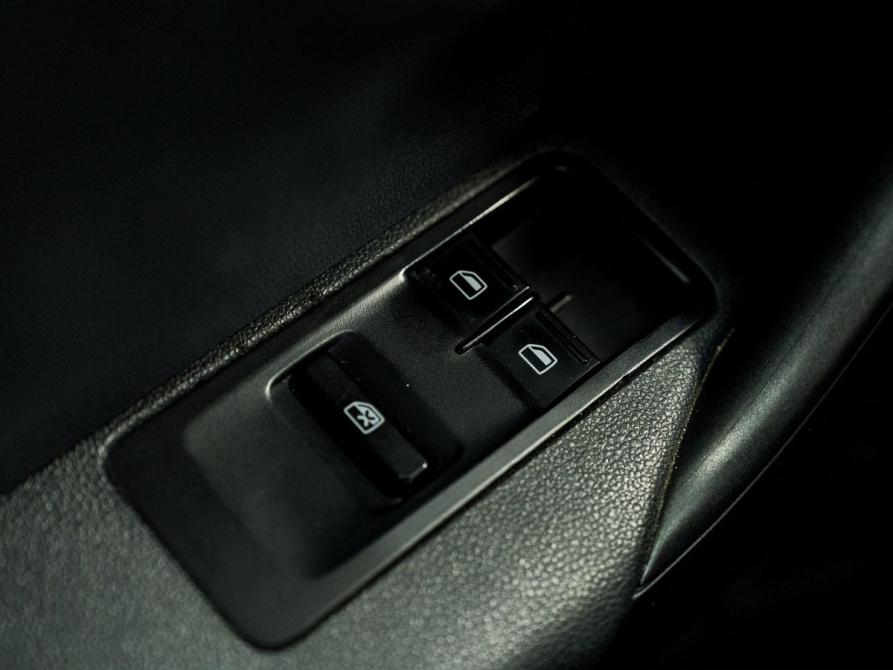 Volkswagen Polo V Рестайлинг Ростов-на-Дону  - изображение 12