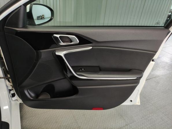 Kia Ceed III с пробегом 2019 года, цена 1 450 000 рублей, 157502 км, универсал, Автокод Объявления