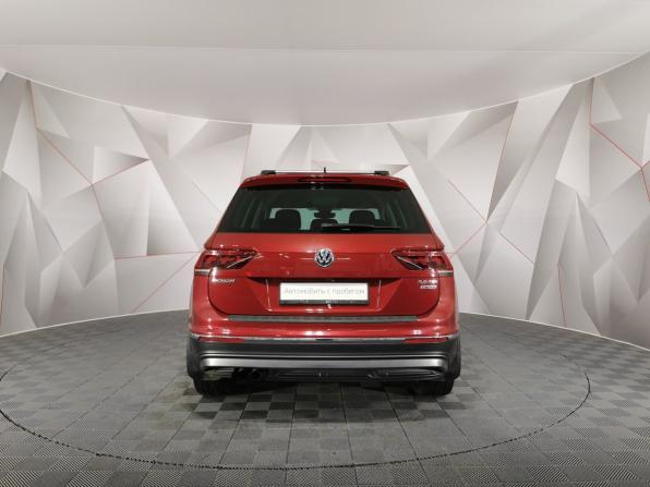 Volkswagen Tiguan II с пробегом 2018 года, цена 1 795 150 рублей, 173080 км, внедорожник, Автокод Объявления