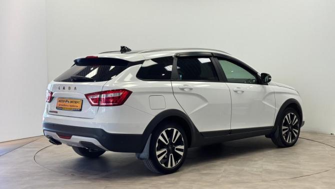 Lada (ВАЗ) Vesta I с пробегом 2021 года, цена 1 329 000 рублей, 64732 км, универсал, Автокод Объявления
