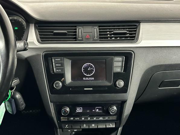 Skoda Rapid I с пробегом 2016 года, цена 1 090 000 рублей, 164001 км, лифтбек, Автокод Объявления