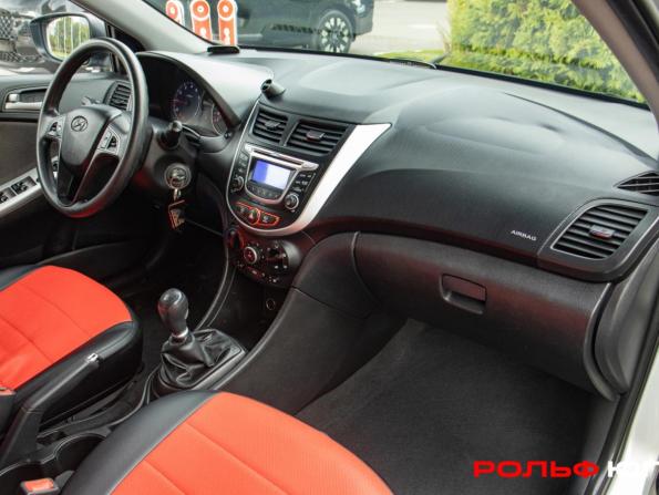 Hyundai Solaris I с пробегом 2013 года, цена 512 000 рублей, 268896 км, хэтчбек, Автокод Объявления