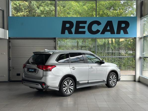 Mitsubishi Outlander III Рестайлинг 3 с пробегом 2020 года, цена 2 050 000 рублей, 106888 км, внедорожник, Автокод Объявления