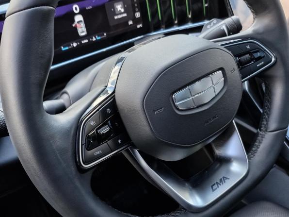 Geely Atlas II с пробегом 2024 года, цена 2 764 000 рублей, 54442 км, внедорожник, Автокод Объявления