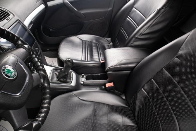Skoda Octavia II (A5) Рестайлинг с пробегом 2009 года, цена 719 000 рублей, 170000 км, лифтбек, Автокод Объявления