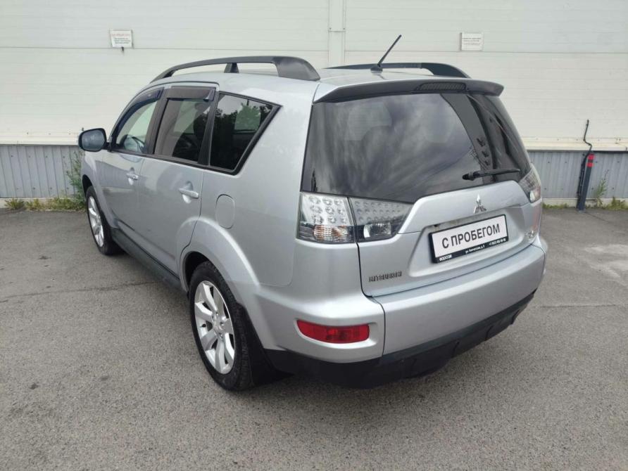 Mitsubishi Outlander II Рестайлинг Санкт-Петербург  - изображение 4