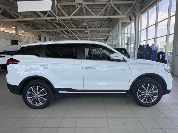 Geely Atlas Pro с пробегом 2022 года, цена 2 025 900 рублей, 32611 км, внедорожник, Автокод Объявления