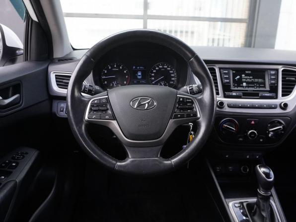 Hyundai Solaris II с пробегом 2020 года, цена 1 293 000 рублей, 81615 км, седан, Автокод Объявления