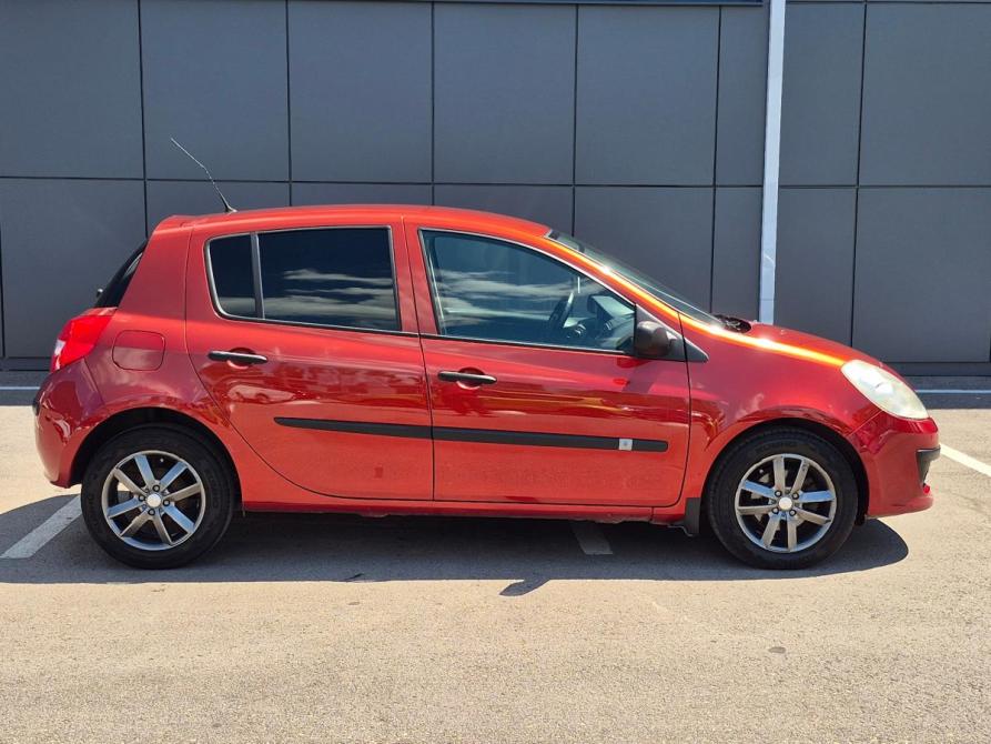 Renault Clio III Воронеж  - изображение 8