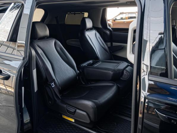 Kia Carnival IV с пробегом 2022 года, цена 4 710 000 рублей, 26450 км, минивэн, Автокод Объявления
