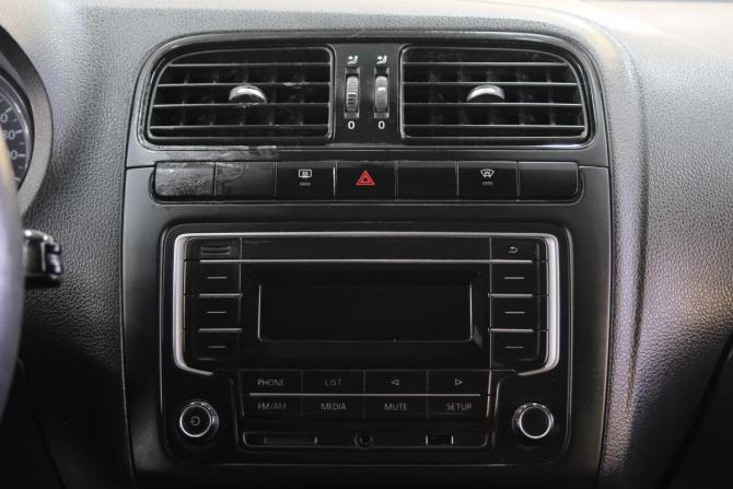 Volkswagen Polo V Рестайлинг с пробегом 2019 года, цена 799 000 рублей, 300217 км, седан, Автокод Объявления