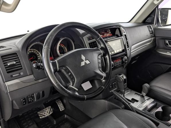 Mitsubishi Pajero IV Рестайлинг 2 с пробегом 2018 года, цена 2 900 000 рублей, 142613 км, внедорожник, Автокод Объявления