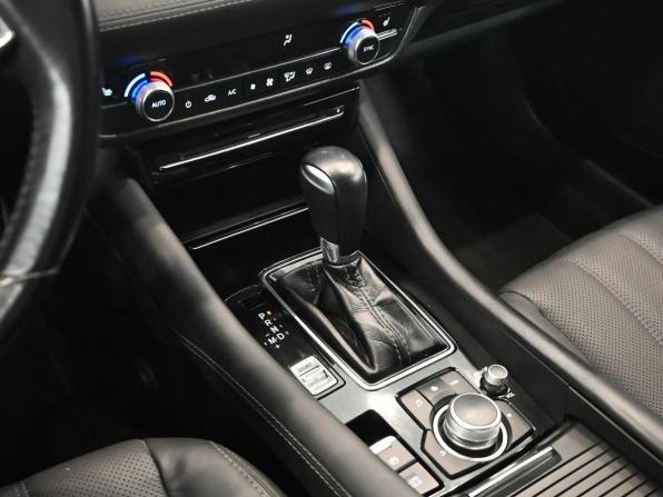 Mazda 6 III (GJ) Рестайлинг 2 с пробегом 2022 года, цена 2 550 000 рублей, 98084 км, седан, Автокод Объявления