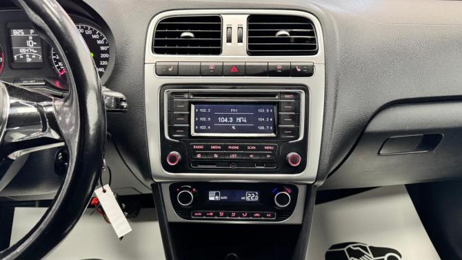 Volkswagen Polo V Рестайлинг с пробегом 2015 года, цена 885 000 рублей, 126474 км, седан, Автокод Объявления