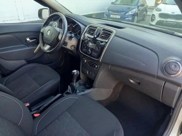 Renault Sandero II с пробегом 2017 года, цена 870 000 рублей, 113476 км, хэтчбек, Автокод Объявления