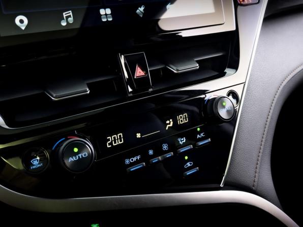Toyota Camry VIII (XV70) Рестайлинг с пробегом 2023 года, цена 3 750 000 рублей, 38249 км, седан, Автокод Объявления