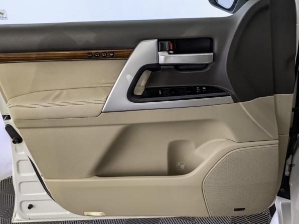 Toyota Land Cruiser 200 Series Рестайлинг 2 с пробегом 2016 года, цена 4 490 000 рублей, 251540 км, внедорожник, Автокод Объявления