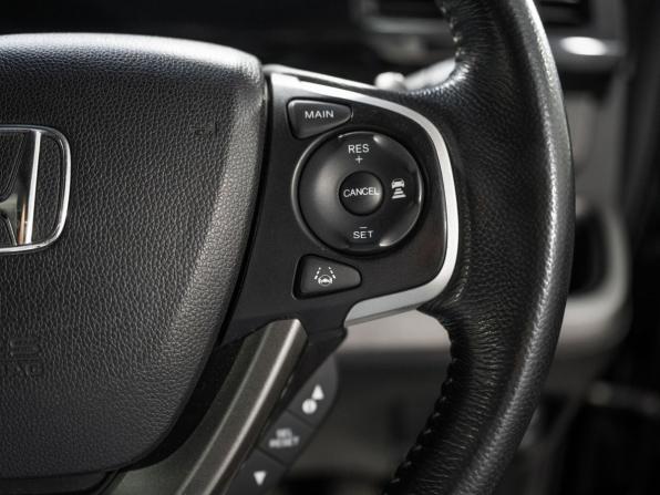 Honda Stepwgn V Рестайлинг с пробегом 2017 года, цена 2 230 000 рублей, 79007 км, минивэн, Автокод Объявления