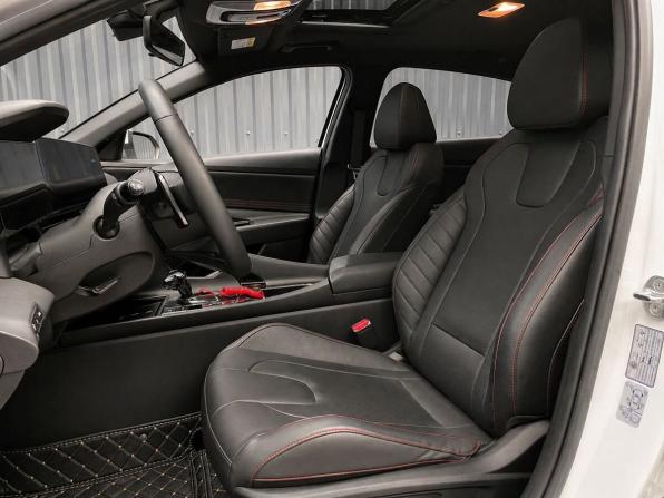 Hyundai Elantra VII (CN7) с пробегом 2022 года, цена 1 742 000 рублей, 32000 км, седан, Автокод Объявления