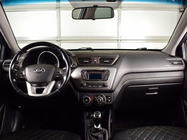 Kia Rio III Рестайлинг с пробегом 2015 года, цена 1 029 995 рублей, 65432 км, хэтчбек, Автокод Объявления