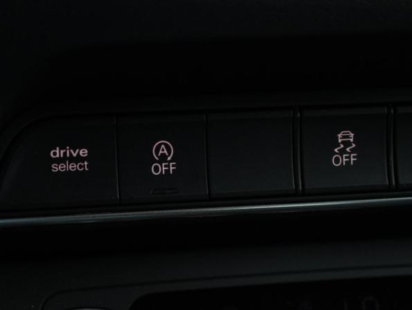Audi Q3 I (8U) Рестайлинг с пробегом 2017 года, цена 2 350 000 рублей, 138514 км, внедорожник, Автокод Объявления